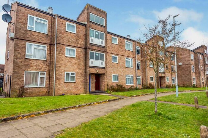 2 Bedroom Flat To Rent In Whipperley Ring, Luton, LU1