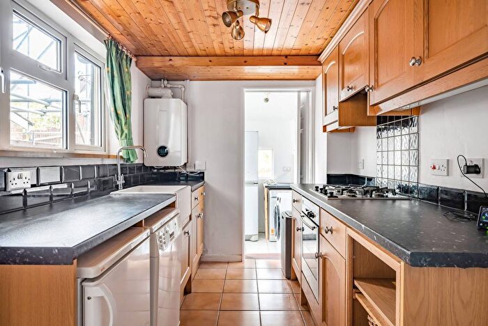2 Bedroom Terraced House To Rent In Ludlow Road, Guildford, GU2