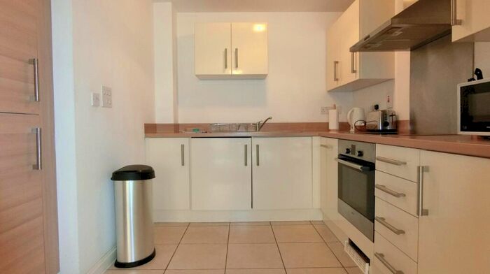 1 Bedroom Apartment To Rent In Nice House, Cardiff, Hansen Court, Century Wharf, CF10