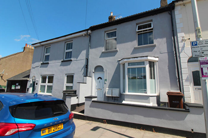 1 Bedroom Flat To Rent In Gardiner Street, Gillingham, Kent, ME7
