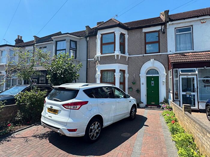 2 Bedroom Maisonette To Rent In Grosvenor Road, Ilford, IG1