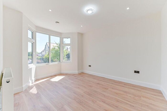 1 Bedroom Flat To Rent In Waverley Way, Carshalton Beeches, Carshalton, SM5