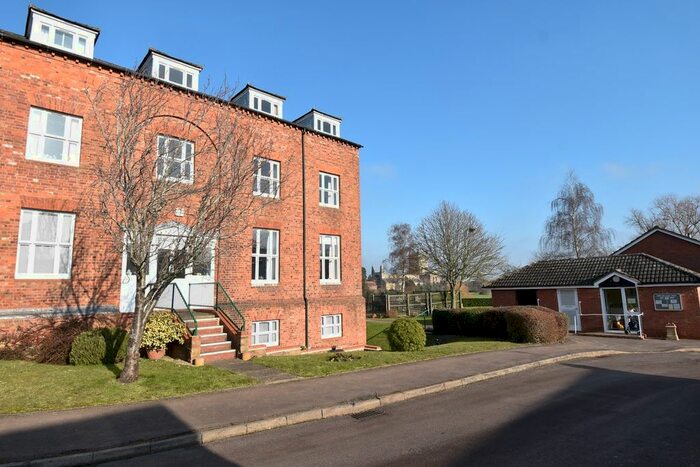 2 Bedroom Property For Sale In Shephard Mead, Tewkesbury, GL20