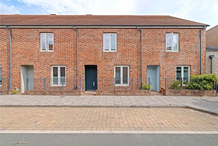 2 Bedroom Property For Sale In Foster Road, Chichester, PO19