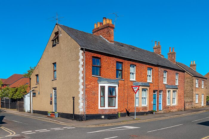 4 Bedroom End Of Terrace House For Sale In Park Street, Thame, Oxfordshire, OX9