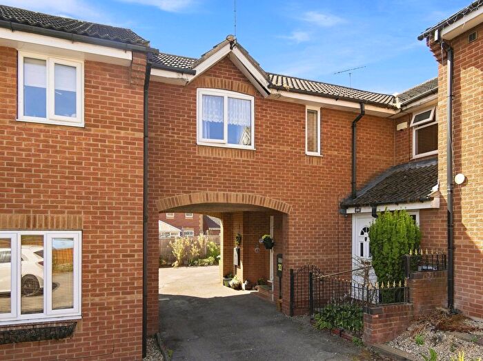 1 Bedroom Maisonette For Sale In Beaumont Rise, Worksop, S80