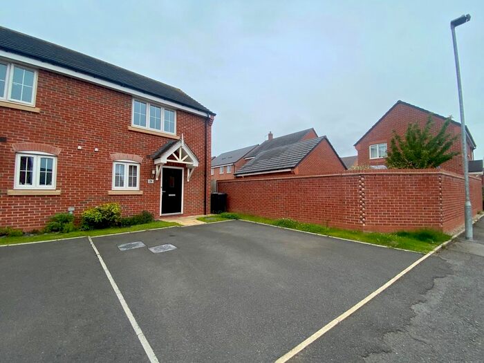 2 Bedroom Property To Rent In Gresley Way, Copcut, Droitwich, WR9