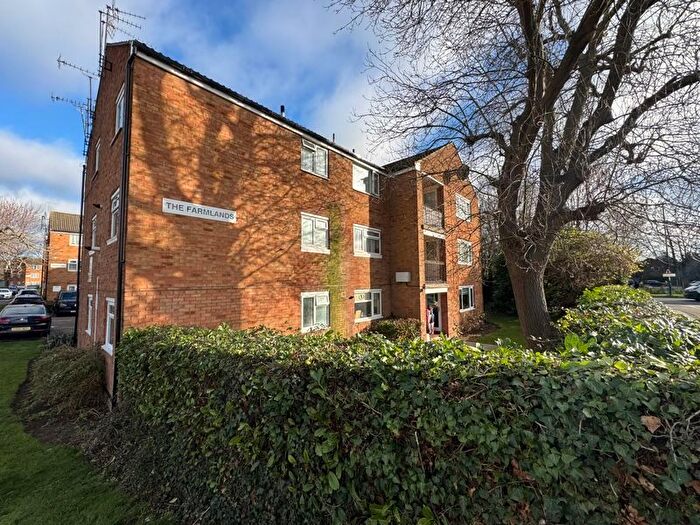 2 Bedroom Flat For Sale In The Farmlands, Northolt, UB5