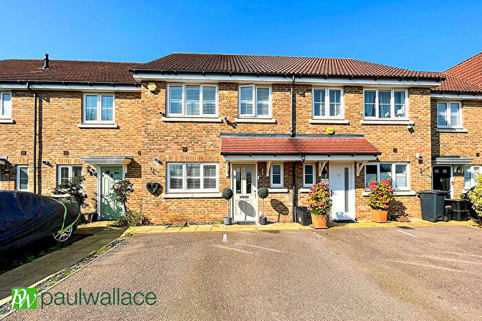 3 Bedroom Terraced House For Sale In Magnolia Way, West Cheshunt, EN8