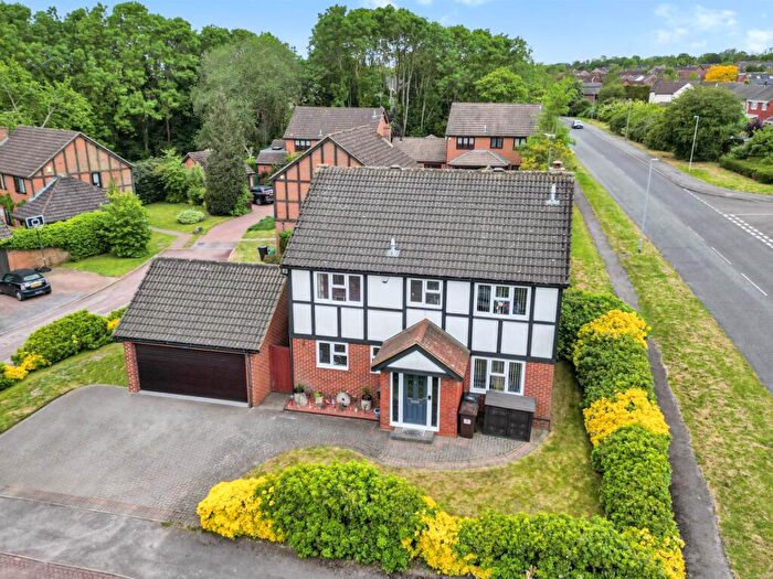 4 Bedroom Detached House For Sale In Cutbush Close, Reading, RG6