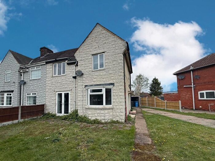 3 Bedroom Semi-Detached House To Rent In The Crescent, Bircotes, Doncaster, DN11