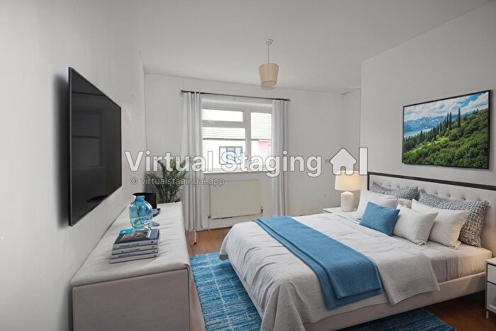 2 Bedroom Terraced House For Sale In Thorold Road, Chatham, ME5