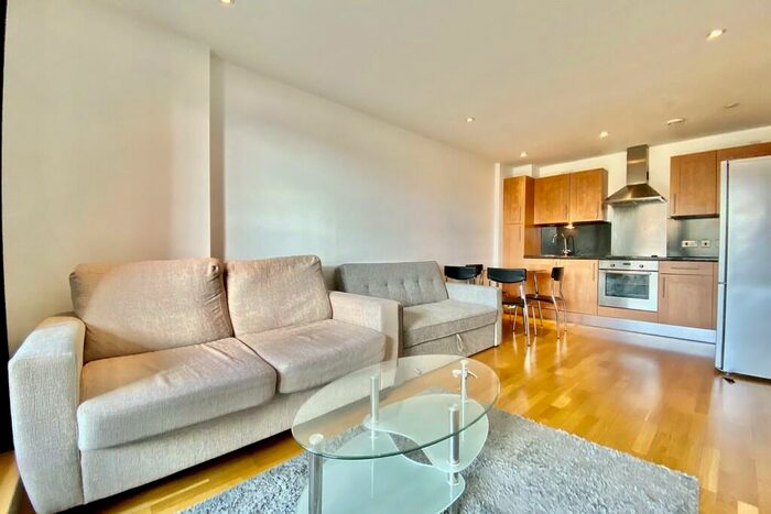 1 Bedroom Apartment To Rent In The Gateway West, East Street, Leeds, LS9