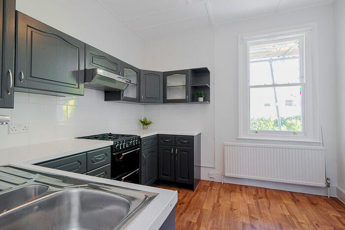 2 Bedroom Flat To Rent In Elm Road, SW14