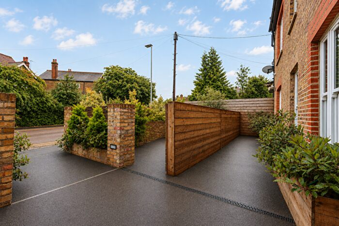 1 Bedroom Flat To Rent In Bushey Grove Road, Bushey, Hertfordshire, WD23