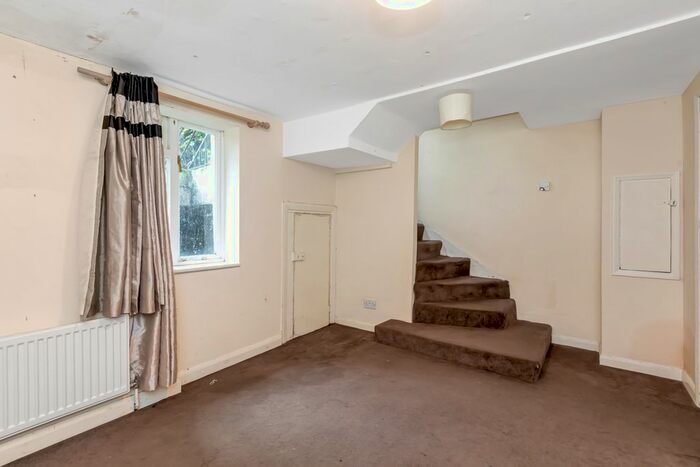 4 Bedroom Terraced House To Rent In Mount Terrace, London, E1