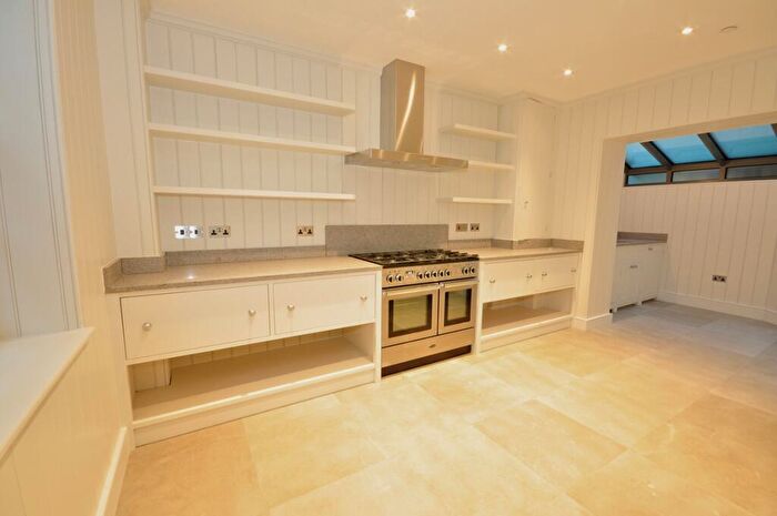 3 Bedroom Terraced House To Rent In Princelet Street London, E1