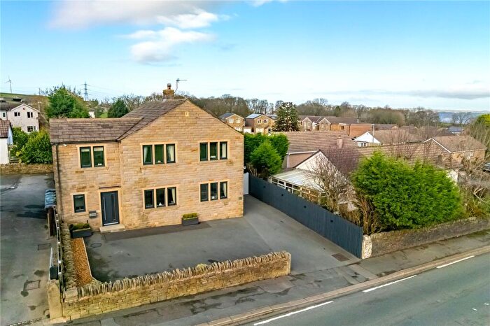4 Bedroom Detached House For Sale In New Hey Road, Outlane, Huddersfield, HD3