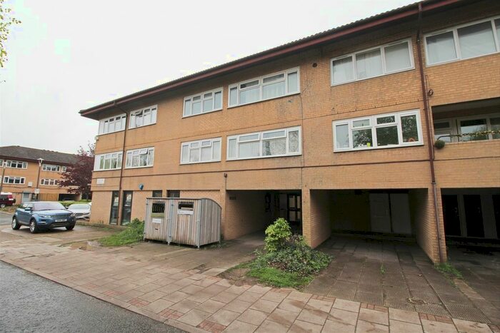 3 Bedroom Flat To Rent In Ramsons Avenue, Conniburrow, Milton Keynes, MK14