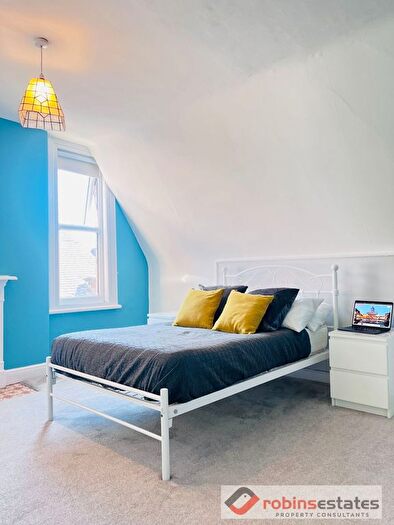 2 Bedroom Flat To Rent In Douglas Road, Nottingham, NG7