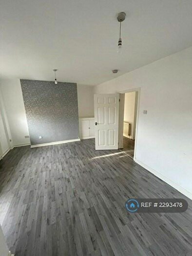 2 Bedroom Flat To Rent In Castlemilk Drive, Glasgow, G45