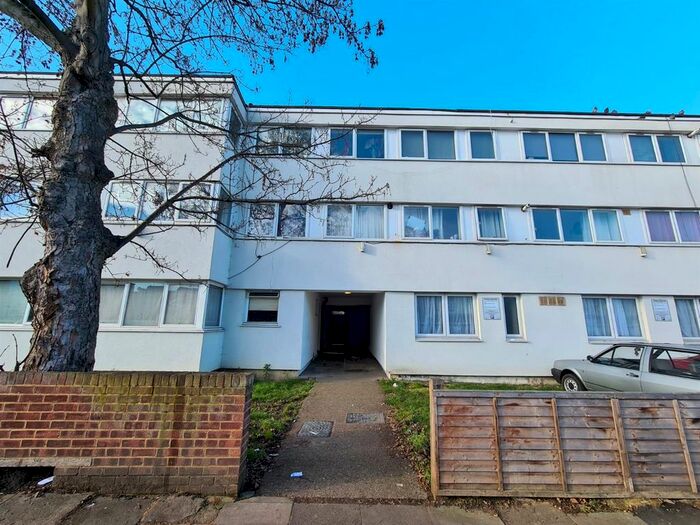 2 Bedroom Flat To Rent In Avenue Road, London, N15