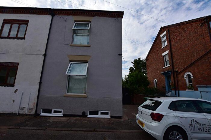 2 Bedroom Flat To Rent In Beech Avenue, Nottingham, NG7