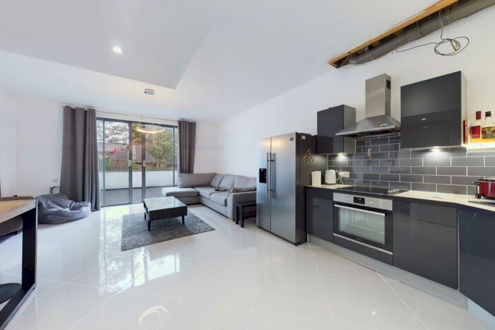 2 Bedroom Flat To Rent In Duke Street, Northampton, NN1