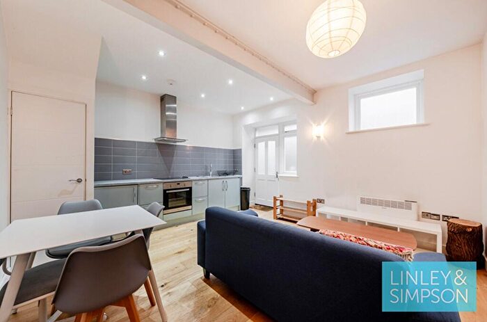 2 Bedroom Flat For Sale In Park Place, Leeds, LS1