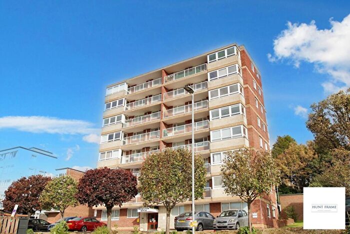 2 Bedroom Flat For Sale In Upperton Road, Upperton, Eastbourne, BN21