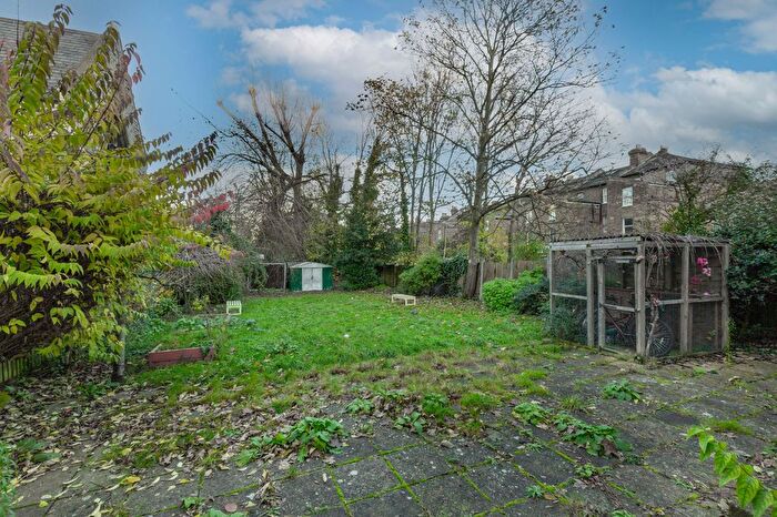 Semi-Detached House For Sale In Hillmarton Road, London, N7