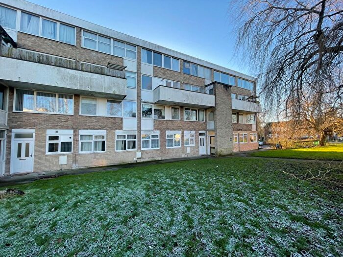 2 Bedroom Flat To Rent In Sycamore Avenue, Chandler's Ford, Hampshire, SO53