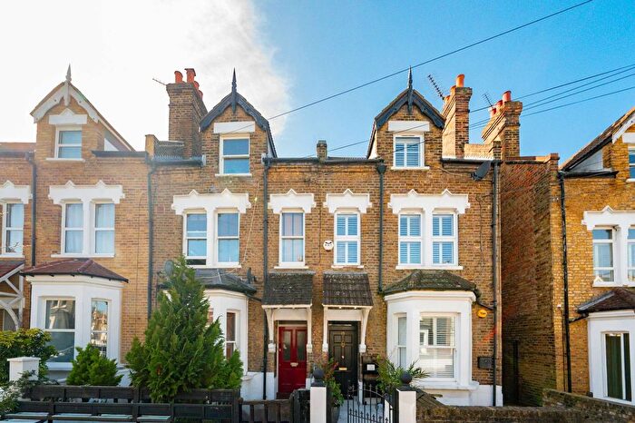 3 Bedroom Maisonette For Sale In Dempster Road, The Tonsleys, London, SW18