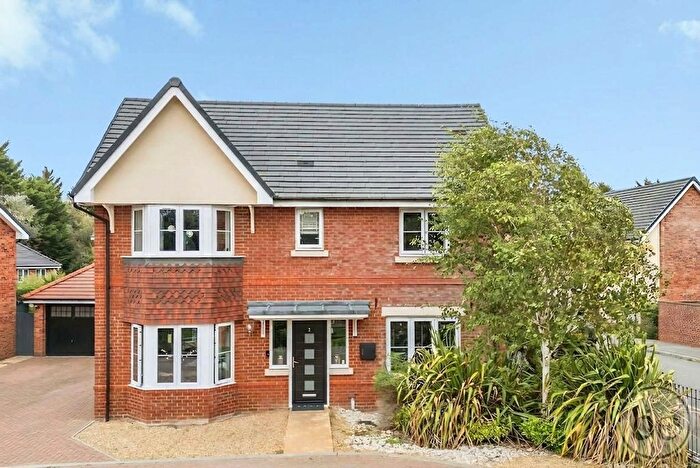 4 Bedroom Detached House For Sale In Red Kite Close, Calcot, RG31