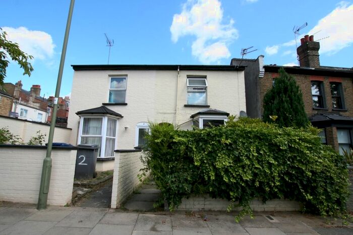 3 Bedroom Semi Detached House To Rent In Finchley Park, London, Finchley Park, N12