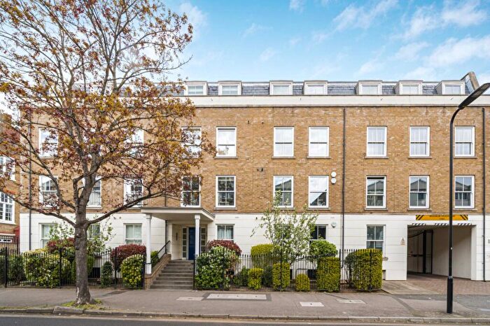 2 Bedroom Flat For Sale In Tottenham Road, Hackney, London, N1