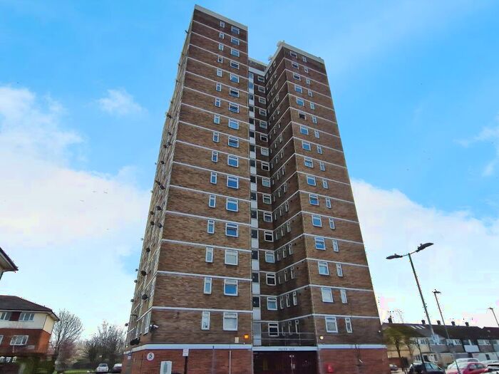 2 Bedroom Flat To Rent In Siviter Way, Dagenham, RM10
