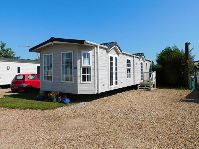 2 Bedroom Mobile Home For Sale In Heron Cottage Park, Frostley Gate, PE12