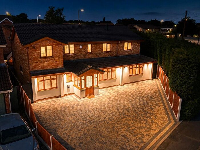 5 Bedroom Detached House For Sale In Milestone Way, Willenhall, WV12