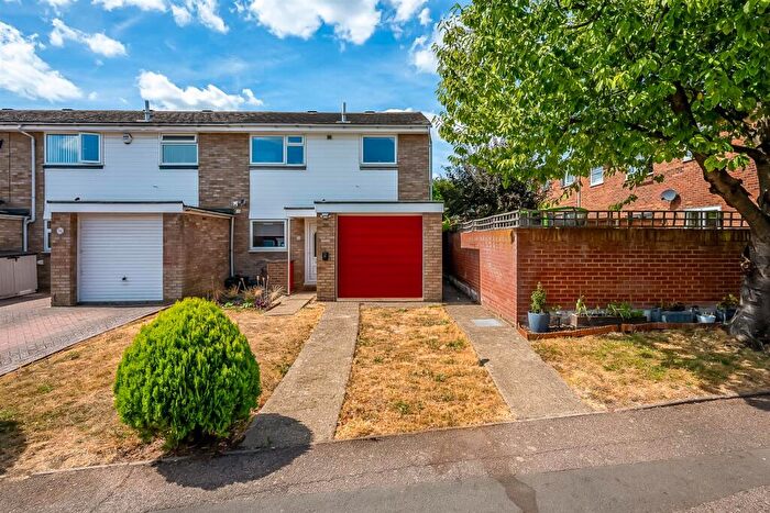3 Bedroom End Of Terrace House For Sale In Powster Road, Bromley, BR1