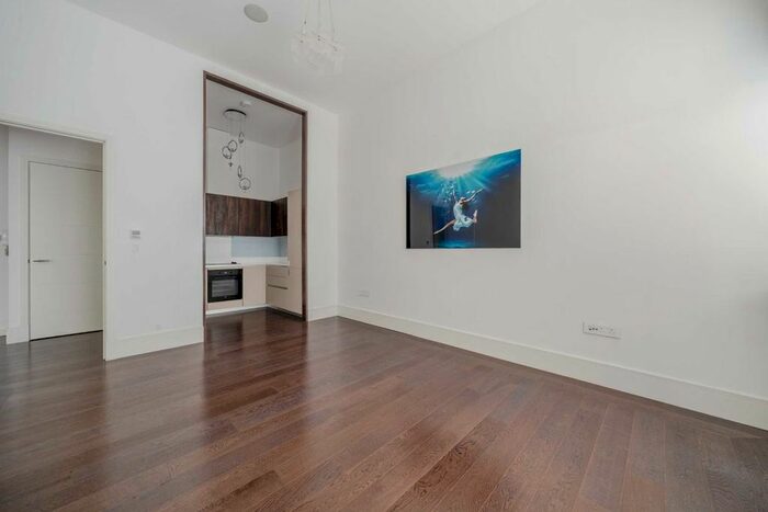 2 Bedroom Flat To Rent In West Gate, London, W5