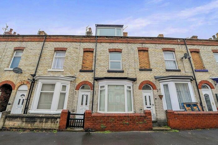4 Bedroom Town House To Rent In Tindall Street, Scarborough, YO12