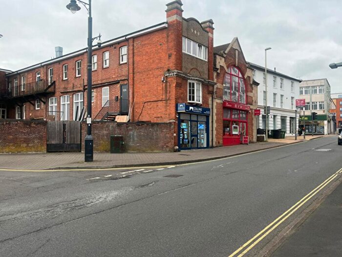 1 Bedroom Flat To Rent In New Street, RG21