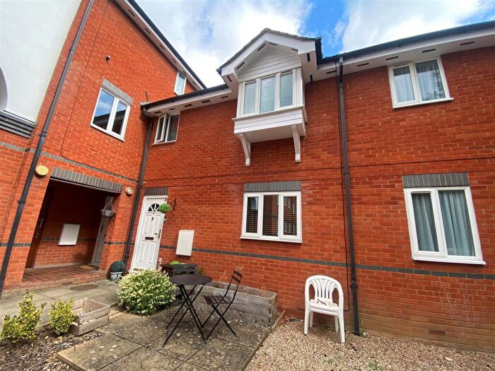 2 Bedroom Terraced House For Sale In St Cross Court, Upper Marsh Lane, Hoddesdon, EN11