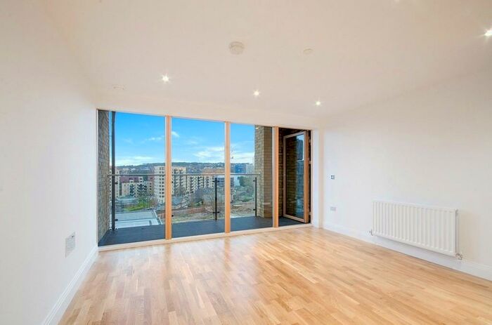 2 Bedroom Flat To Rent In Wellington Street London, SE18