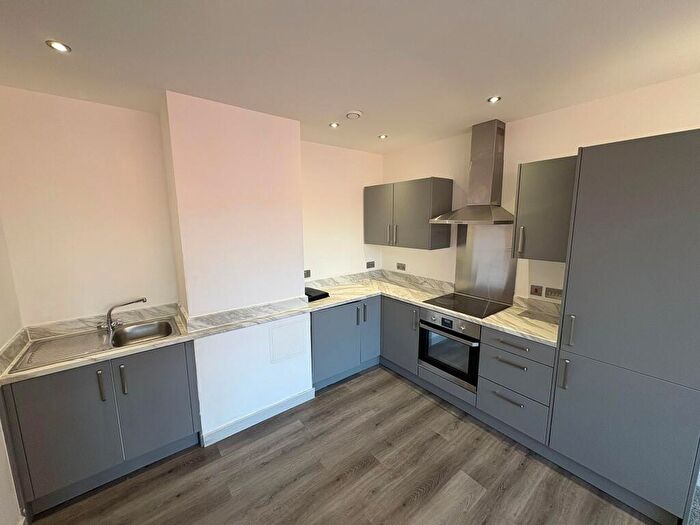 2 Bedroom Flat To Rent In St. Stephens House, Redditch, B97