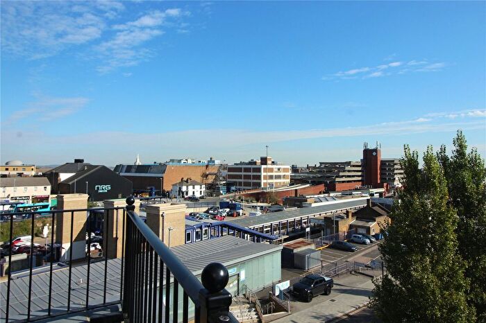 3 Bedroom Flat To Rent In Rathmore Road, Gravesend, Kent, DA11