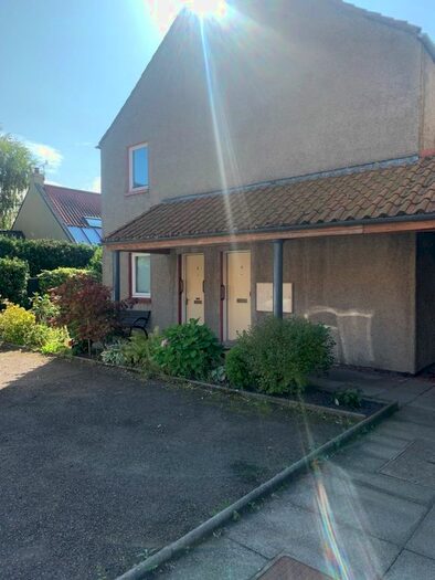 2 Bedroom Maisonette To Rent In Carlyle Court, Haddington, EH41