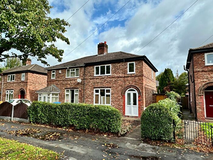 3 Bedroom Semi Detached House For Sale In Kingsway South, Warrington, WA4