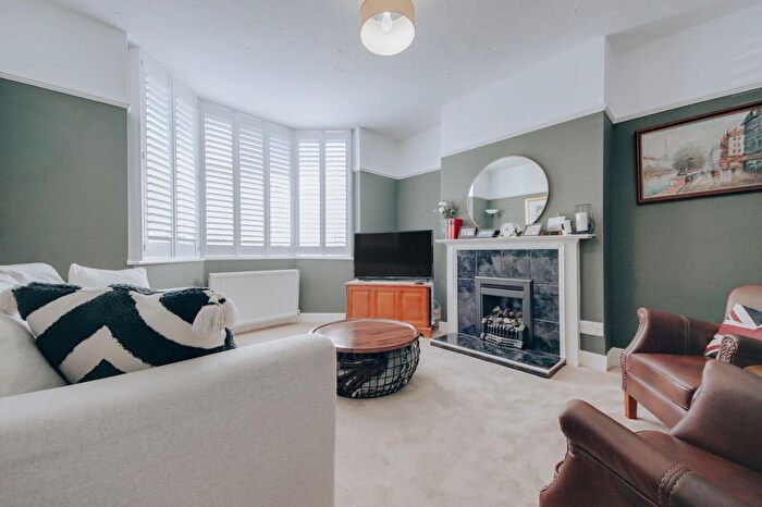 3 Bedroom Semi-Detached House For Sale In Neston Road, Watford, WD24
